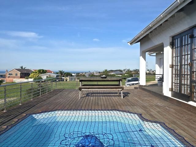 3 Bedroom Property for Sale in Wavecrest Eastern Cape